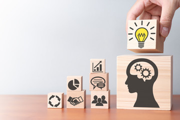 跪求数学家小时候的故事（350~450字）